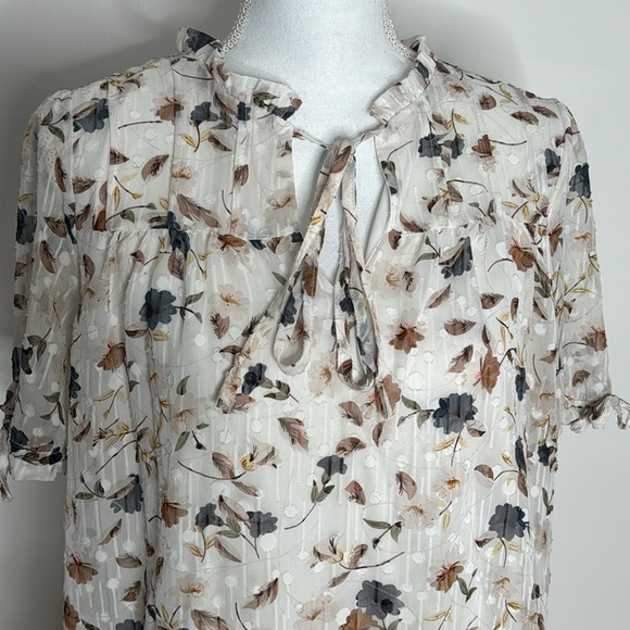 EUC BaeVely Floral Ruffle Blouse Size Medium - Picture 3 of 15